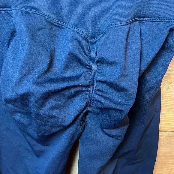 WOMENS BLACK BOOTY SCRUNCH SIZE MEDIUM - Picture 4 of 6